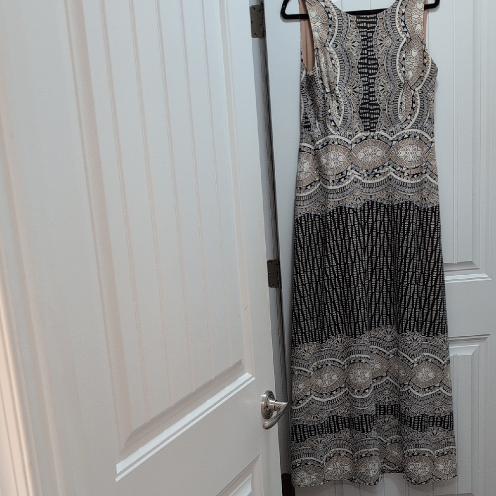 Chic Black and Cream Maxi Dress